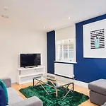 Striking Monroe Suite!