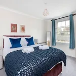 City Centre Retreat- 2 Minutes From Royal Crescent