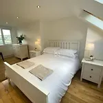 Pass The Keys Beautiful 3 Bedroom House With Great Views Of Bath