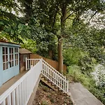 Toll Keeper\'S House