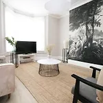 Station Road By Mia Living Stunning Modern 4 Bedroom House Free Onstreet Parking