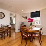 Pass The Keys 2 Bed Flat In The Heart Of Bath