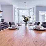 The Stylish Gem Of Bath - Football Table - Sleeps 10