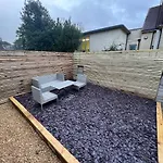 House Sleeps 8. 2Bedrooms & Sofa Beds In Sitting Room