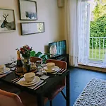 Bath Retreat, Free Private Parking, Sleeps Up To 4