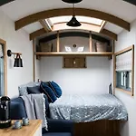 Skylark Shepherds Hut