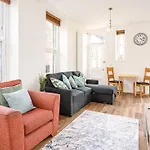 Spacious 2 Bedroom House With Stunning Views