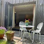 Garden Hideaway, Self-Contained, Edge Of Bath