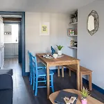 Dream Stays Bath - Kingsmead Street