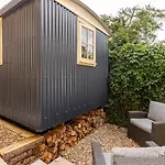 Shepherd\'S Hut, Bath