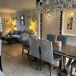 6 Northfields Close Family Household
