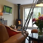 The Lodge At Bainesbury House
