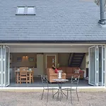 The Lodge At Bainesbury House