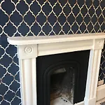 Central City Pad One Bedroom Plus Double Sofabed
