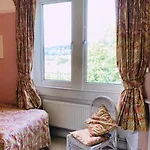Lauras Townhouse Apartments Dressmakers Salon