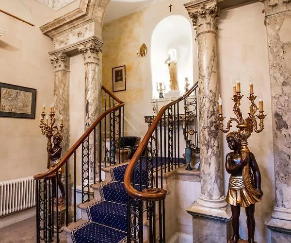 Grosvenor Villa