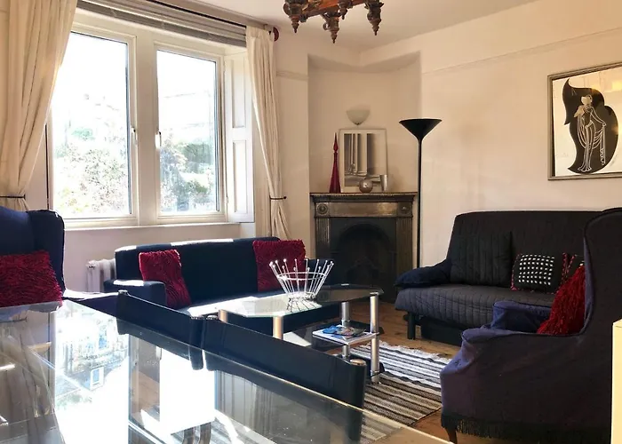 Lauras Townhouse Apartments Dressmakers Salon