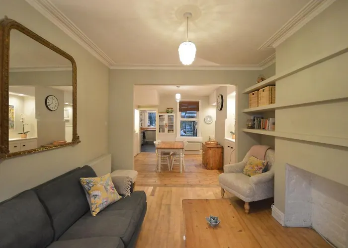 Characterful Home 15 Minute Walk To Central Bath