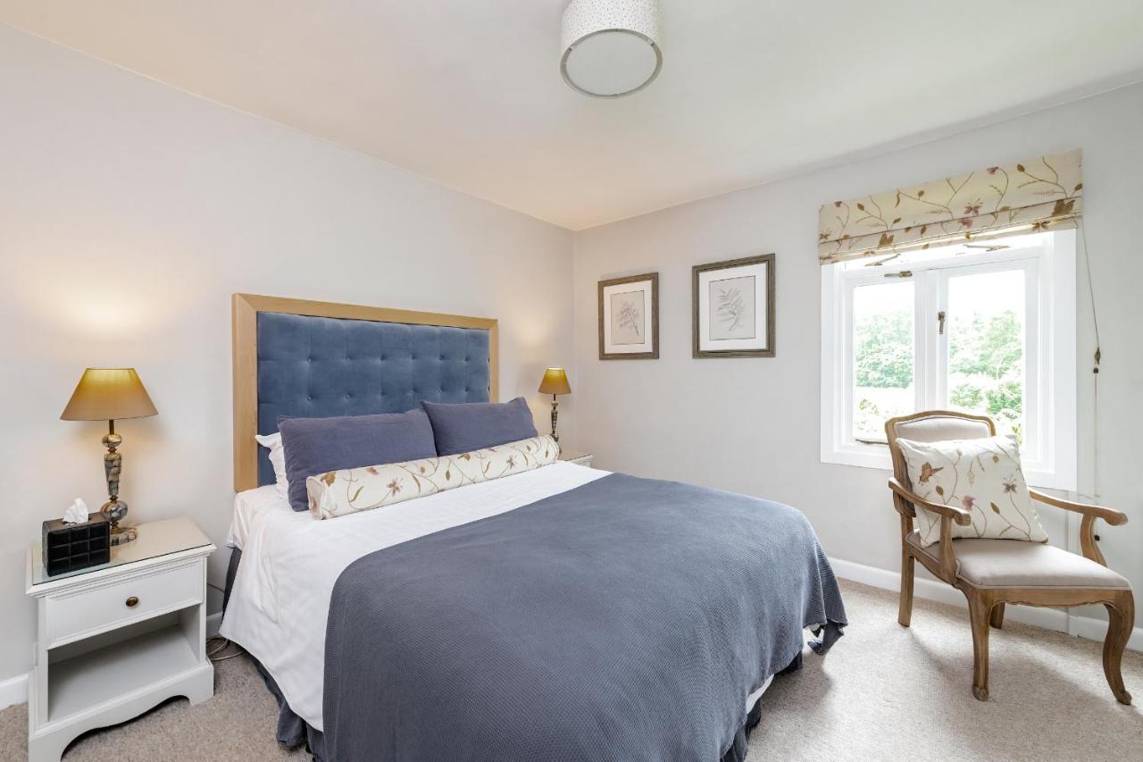Brooks' View - Romantic Escape With Picturesque Riverside Gardens In Holiday home Bath