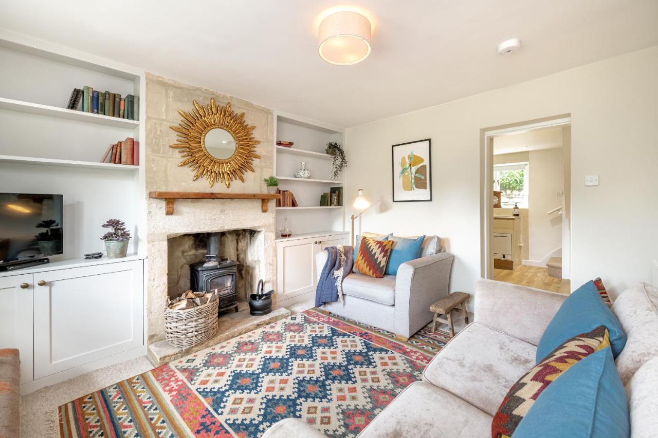 Holiday home Brooks' View - Romantic Escape With Picturesque Riverside Gardens In