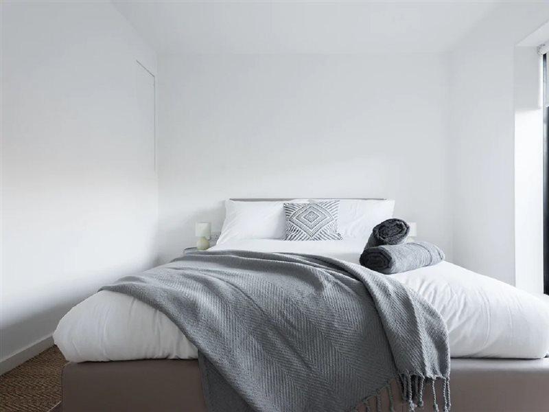 Apartment Spectacular 3 Bed Riverside Modern
