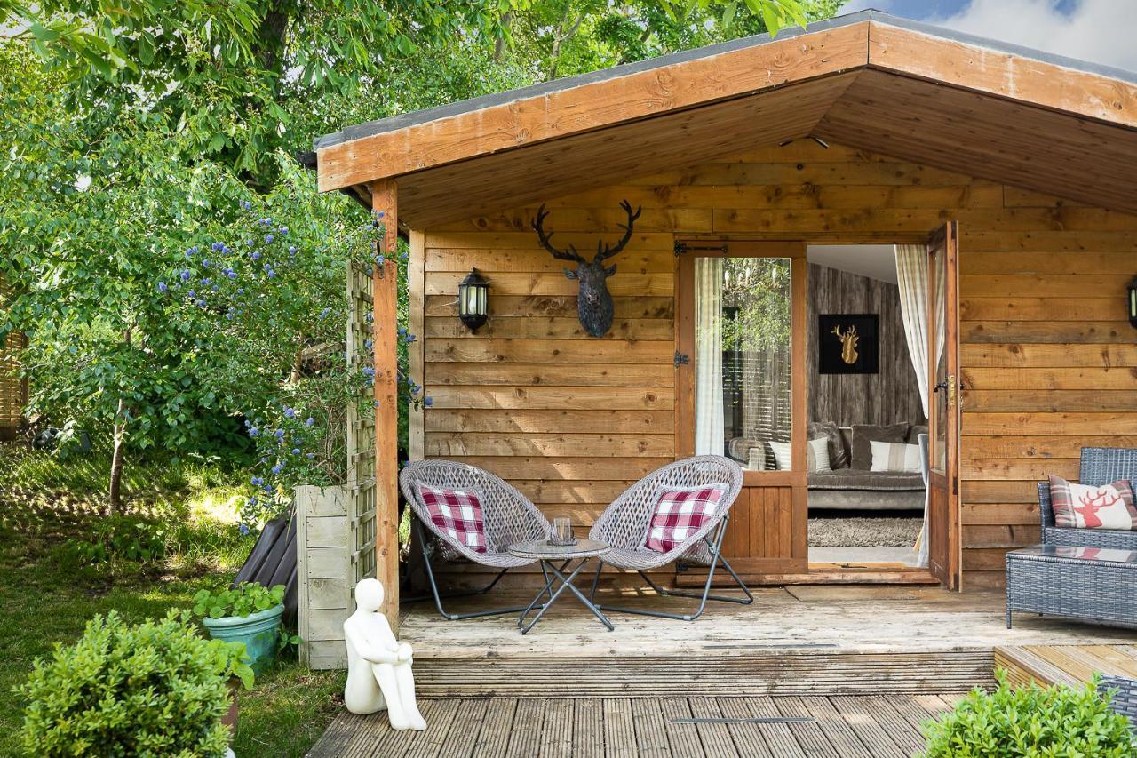 Chalet The Log Cabin With Private Hot Tub, Bath