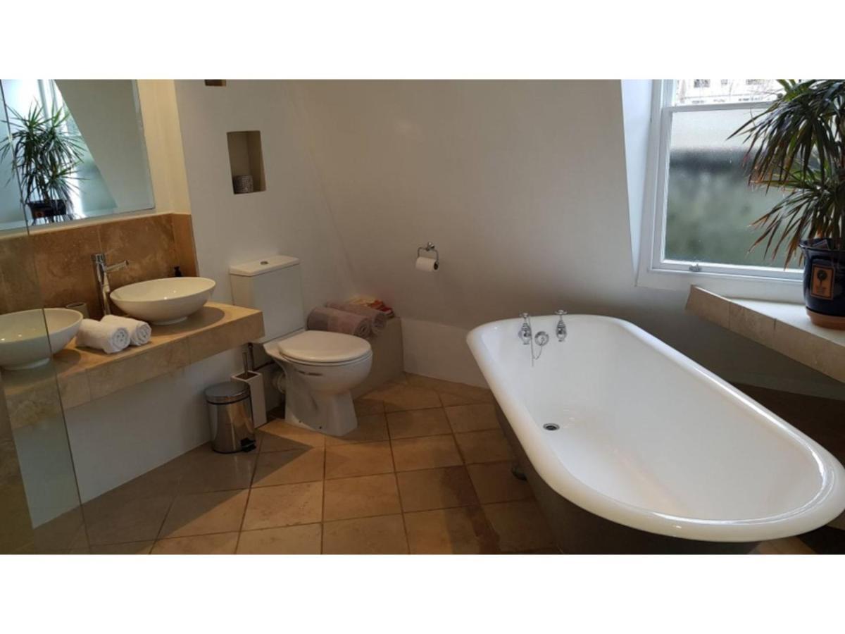 Pass The Keys Large Maisonette With Wonderful Views Of Apartment Bath