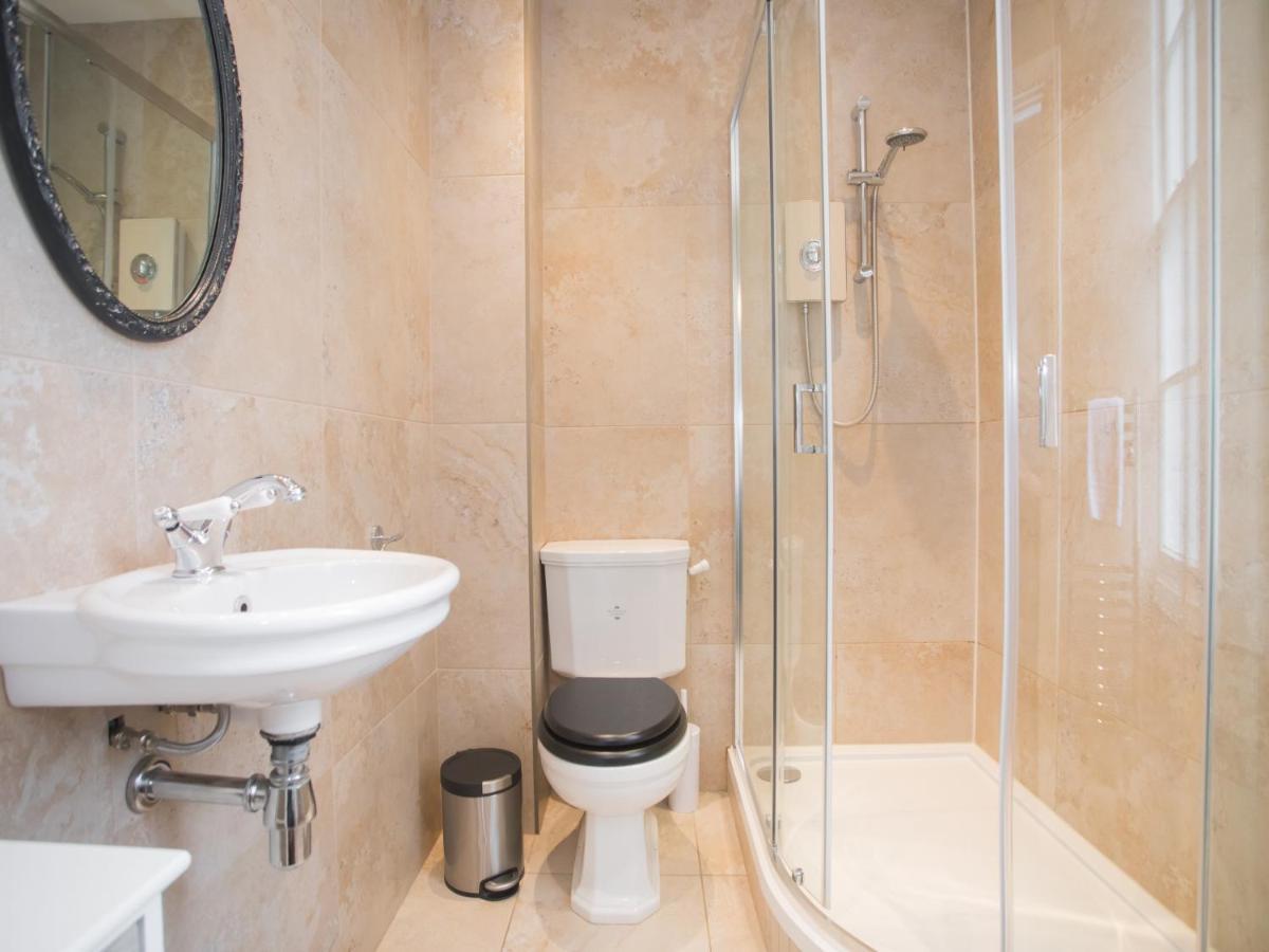 Holiday home Toll Keeper's House Bath