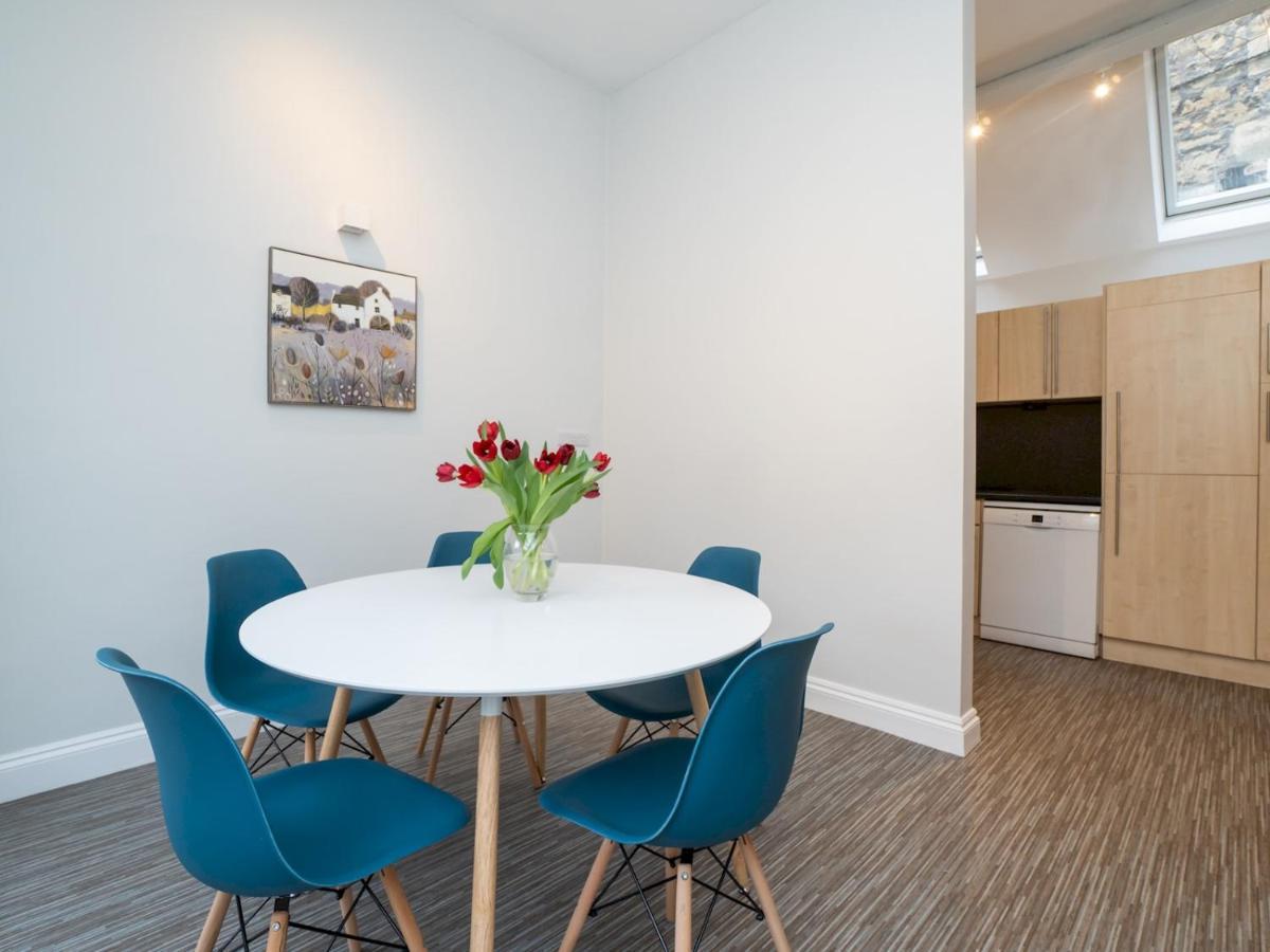 Pass The Keys Stunning 2 Bed With On Premises Parking Holiday home *