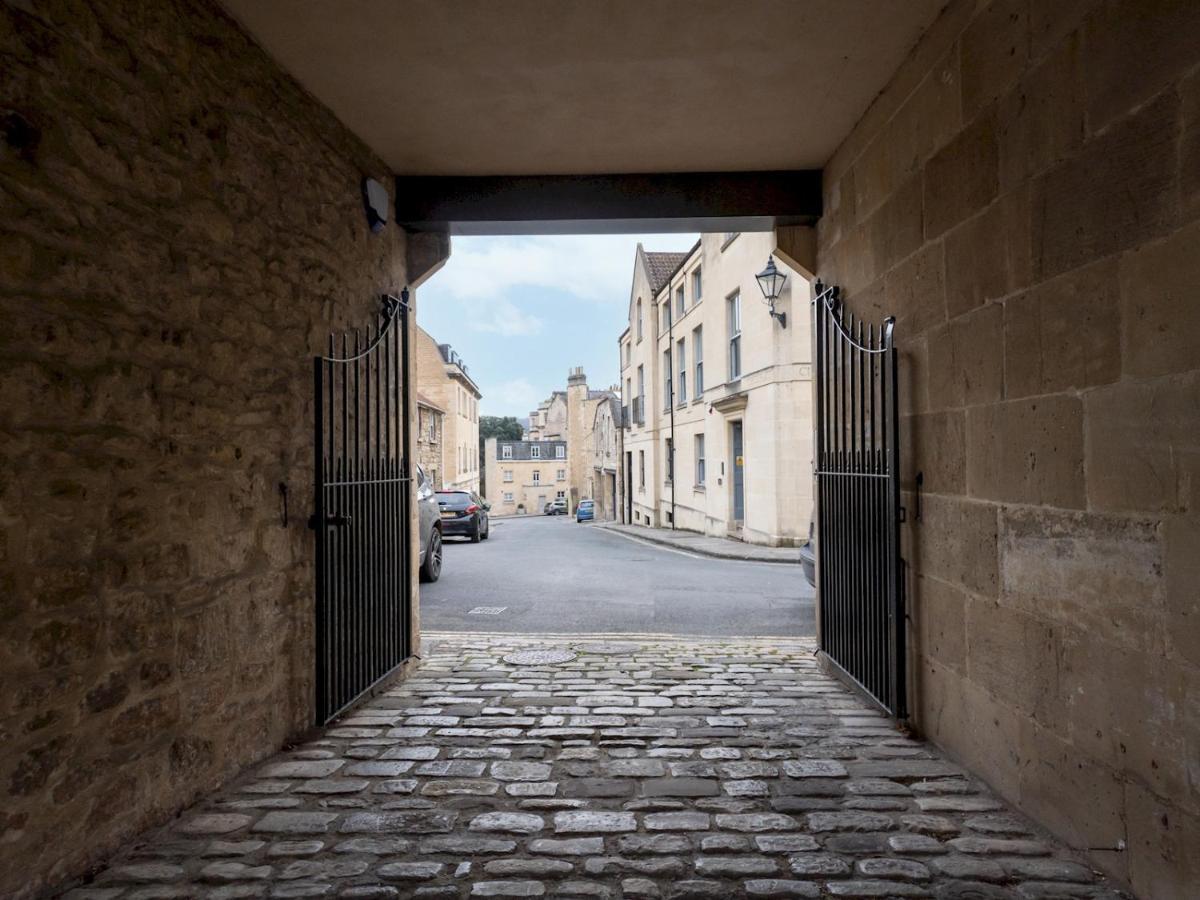 Pass The Keys Stunning 2 Bed With On Premises Parking