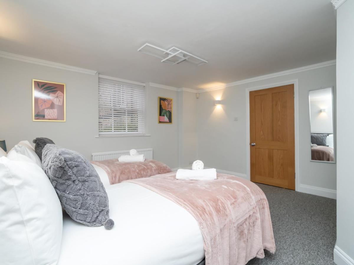 Pass The Keys Stunning 2 Bed With On Premises Parking * Bath