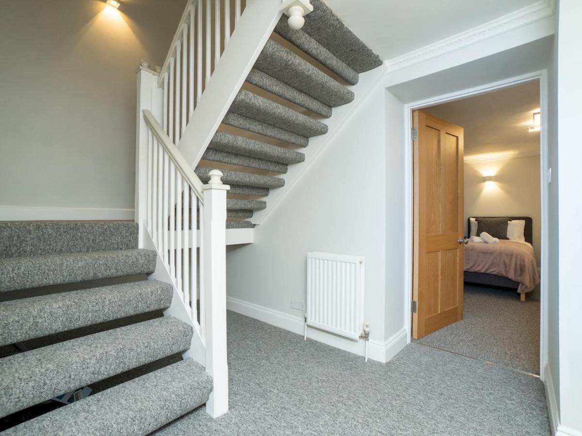 Pass The Keys Stunning 2 Bed With On Premises Parking *