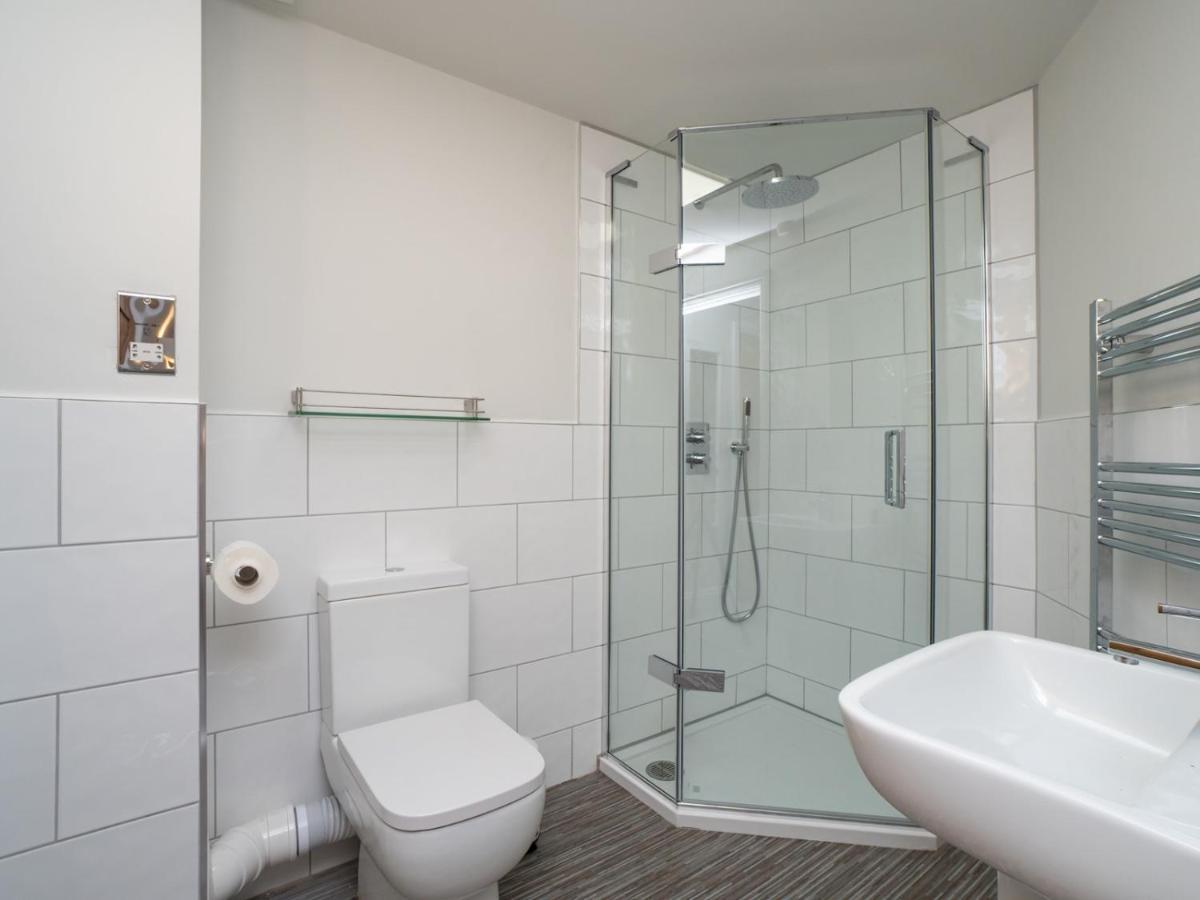 Pass The Keys Stunning 2 Bed With On Premises Parking * Bath