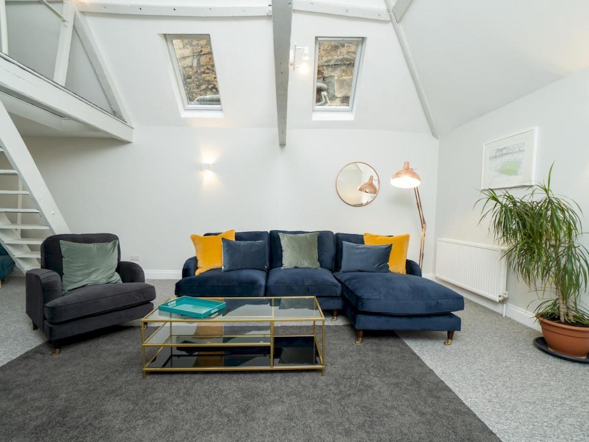 Pass The Keys Stunning 2 Bed With On Premises Parking Holiday home Bath