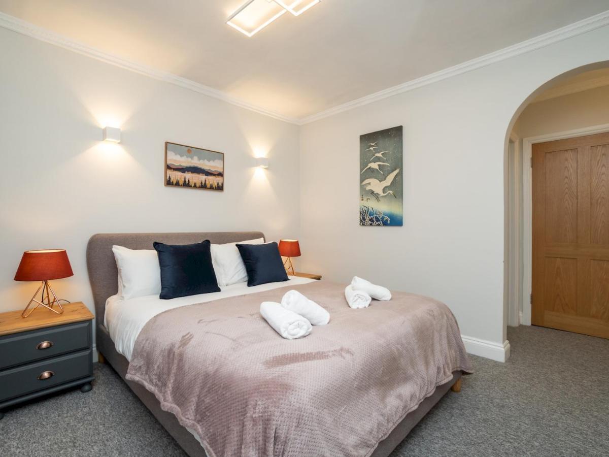 Pass The Keys Stunning 2 Bed With On Premises Parking Bath