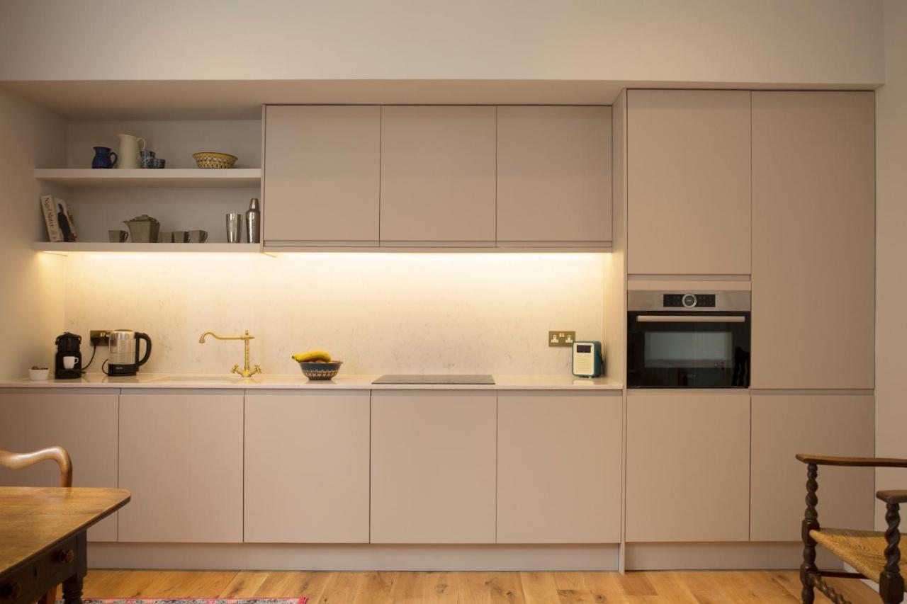 1 Bed Georgian In Centre Apartment *