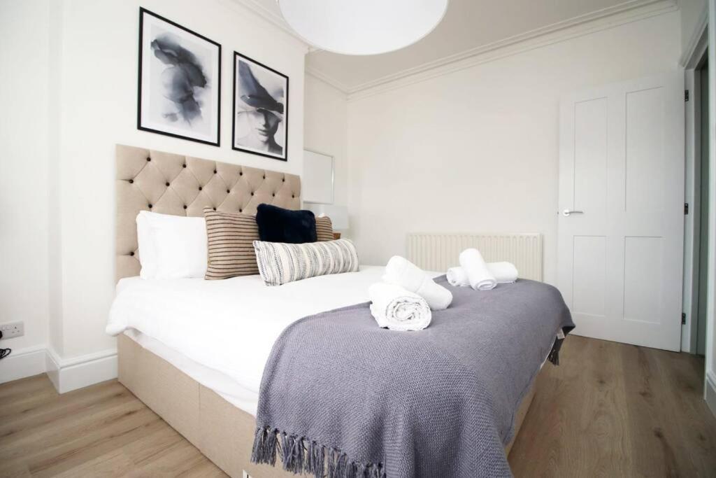 Apartment Station Road By Mia Living Stunning Modern 4 Bedroom House Free Onstreet Parking *