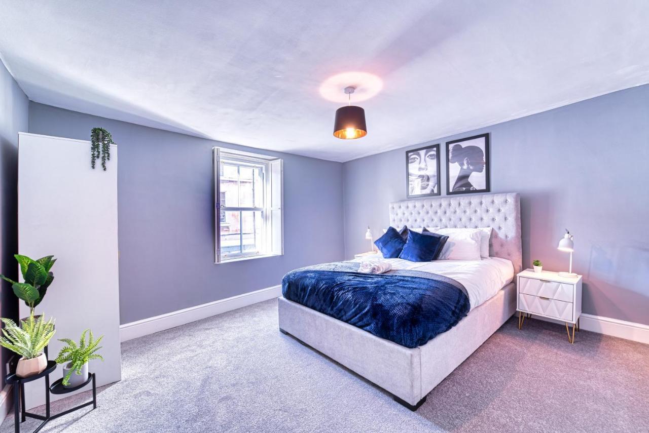 Apartment The Stylish Gem Of - Football Table - Sleeps 10
