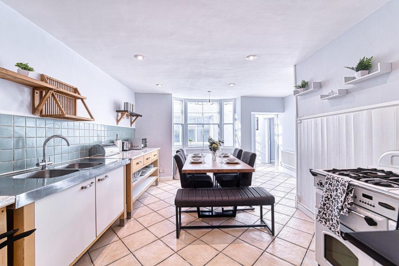 The Stylish Gem Of - Football Table - Sleeps 10 *