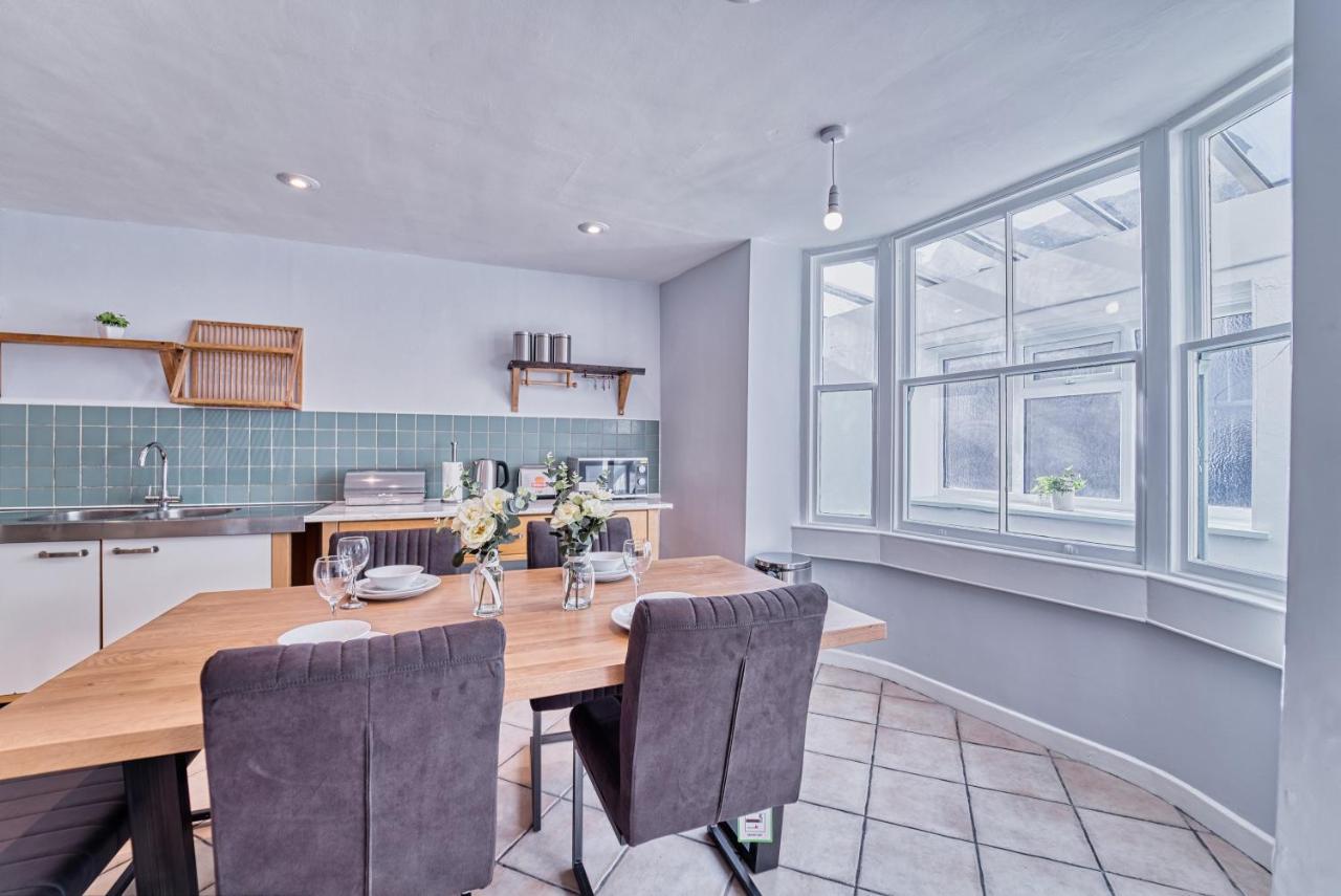 The Stylish Gem Of - Football Table - Sleeps 10 * Bath