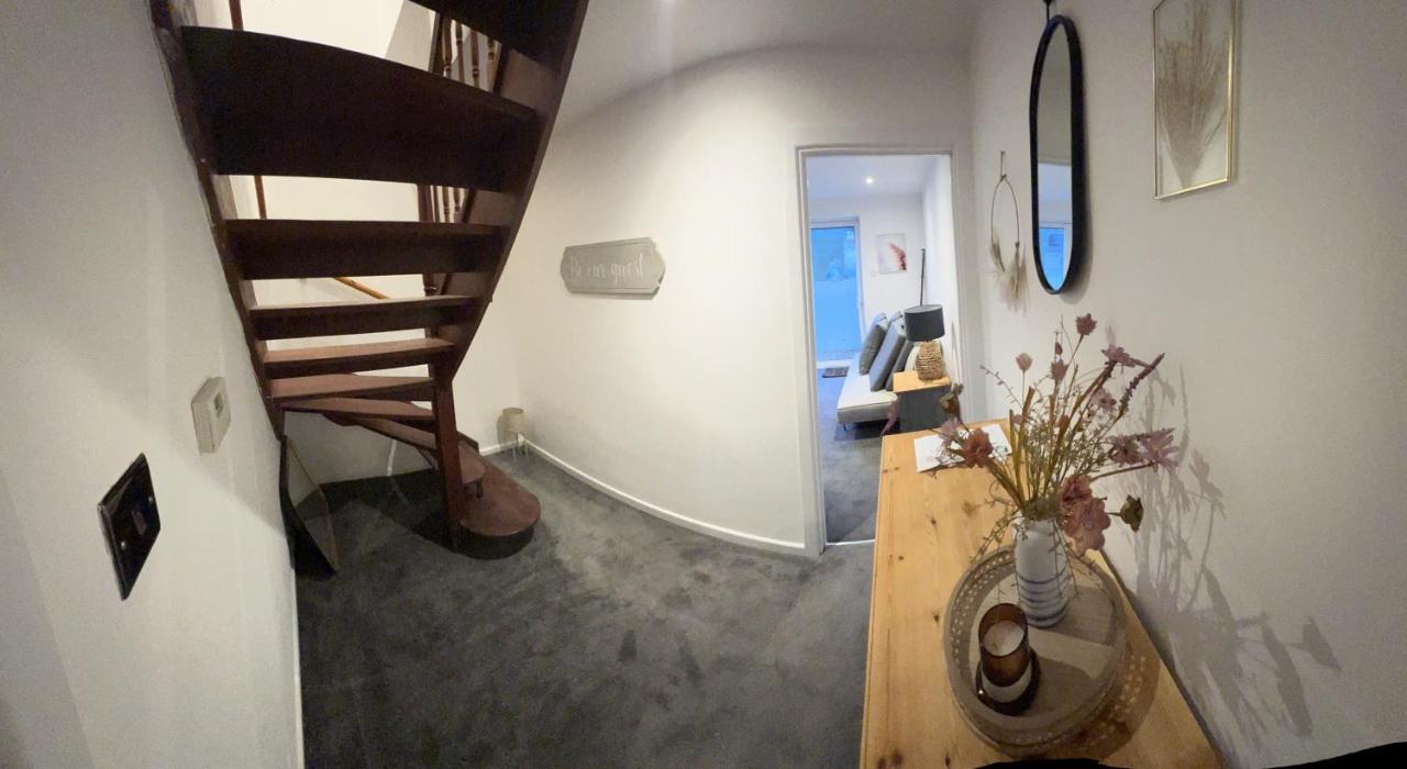 Holiday home House Sleeps 8. 2bedrooms & Sofa Beds In Sitting