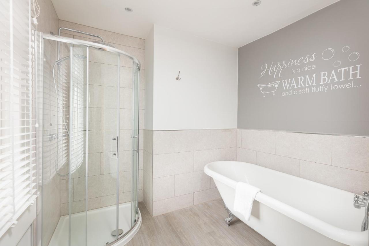 Apartment 5 Bedroom Magnificent Georgian Townhouse- Centre Bath