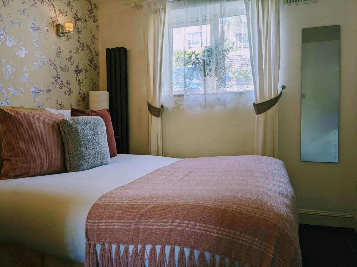 Apartment Retreat, Free Private Parking, Sleeps Up To 4