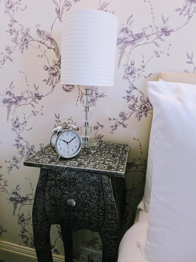 Apartment Retreat, Free Private Parking, Sleeps Up To 4