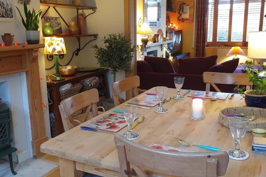 Colourful, Cosy Holiday home *