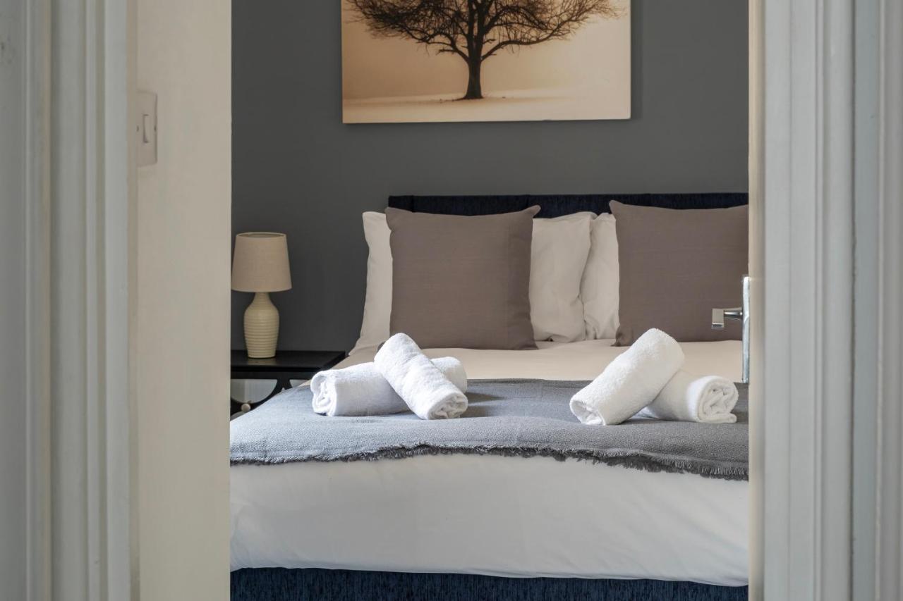 Super City Centre - Two Bedrooms, Perfect Location Apartment