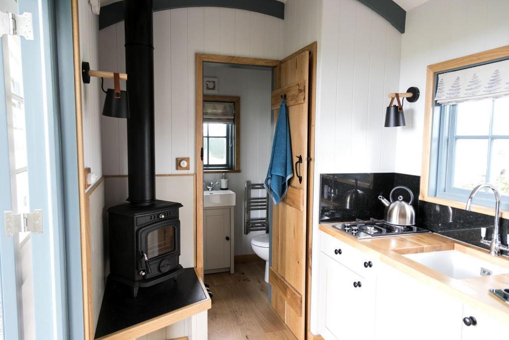 Lodge Skylark Shepherds Hut *