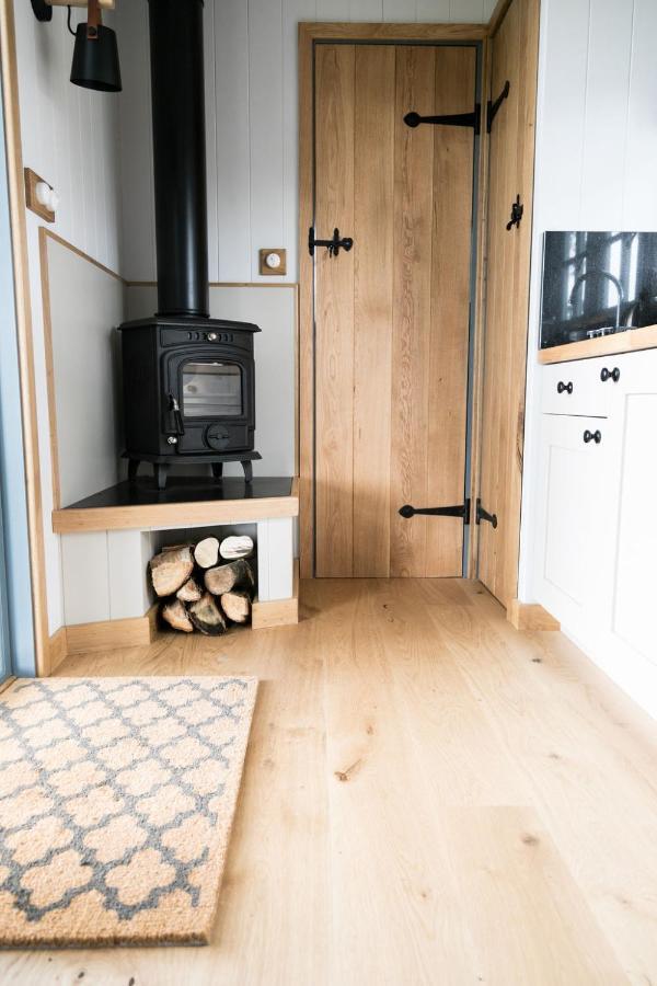 Lodge Skylark Shepherds Hut *