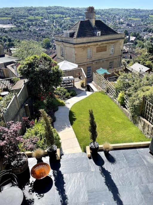 Apartment Garden Apartment, 5 Minute Walk Into Bath