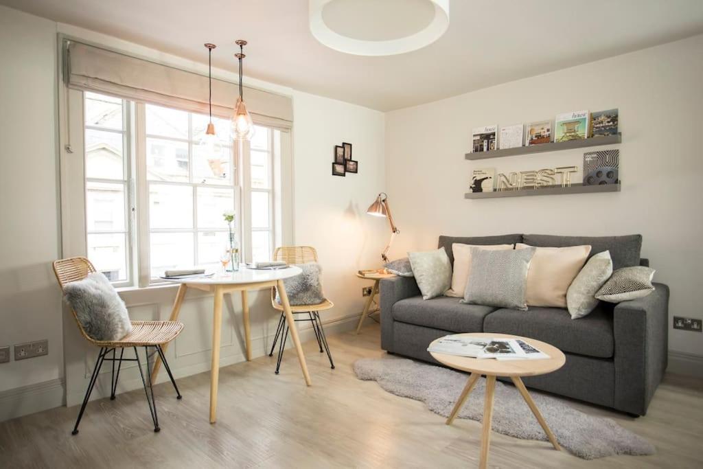 Artizan's Nest - Central, Scandi Style Apartment *